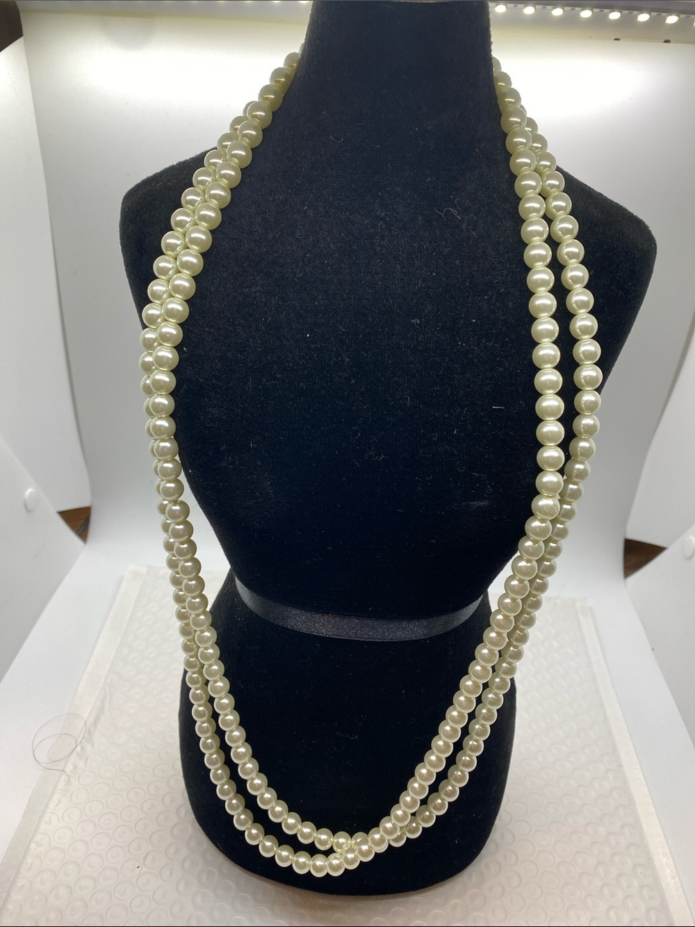 Vintage-inspired Faux Pearl Single Strand Opera Length Necklace – Classic Ivory
